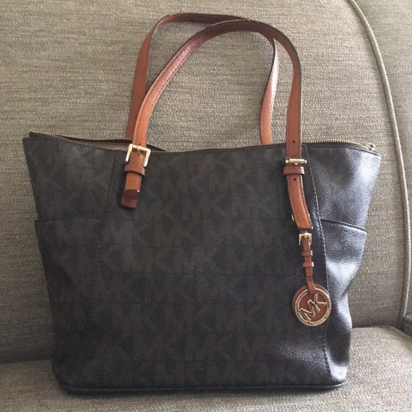 Michael Kors Handbags - 🌸Michael Kors Bag🌼